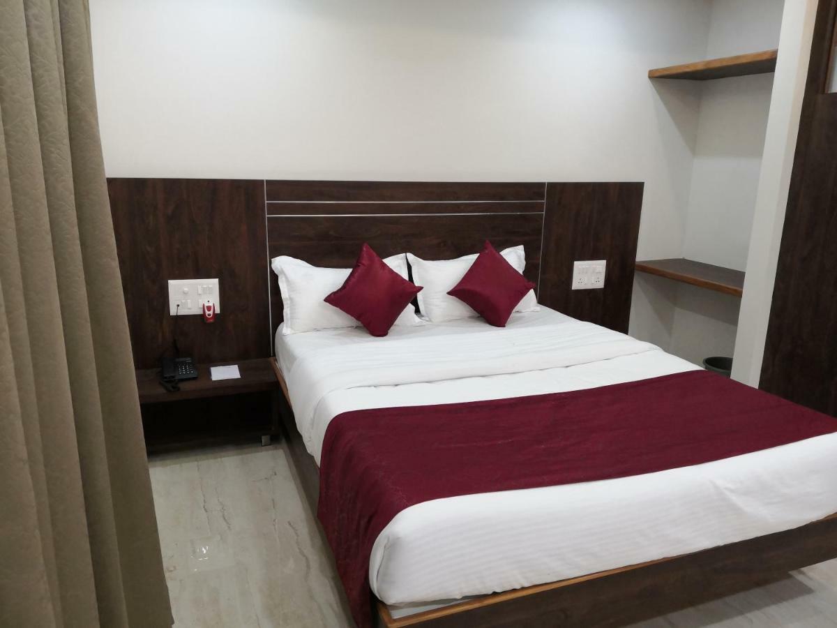D' Manor Service Apartment Belgaum Buitenkant foto