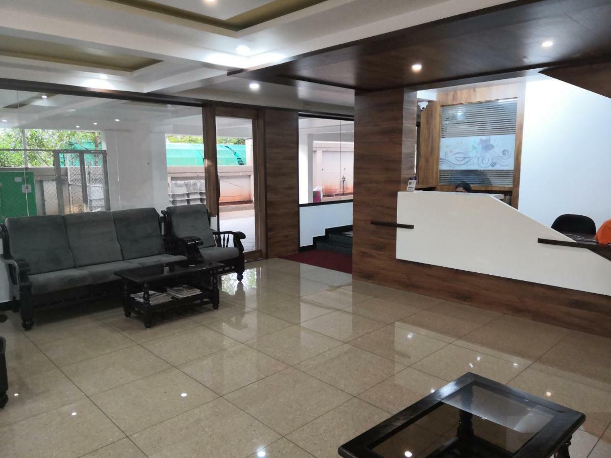 D' Manor Service Apartment Belgaum Buitenkant foto
